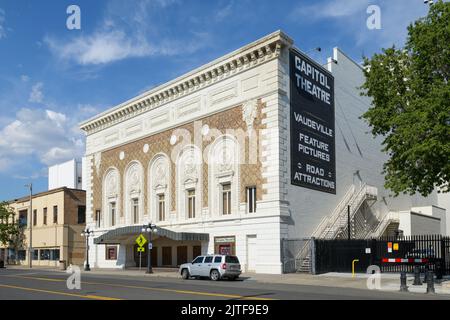 Yakima, WA, USA - 24 agosto 2022; facciata del Capitol Theatre nel centro di Yakima al sole Foto Stock