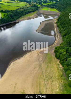 Vista aerea del lago artificiale di Lindley Wood, North Yorkshire Foto Stock