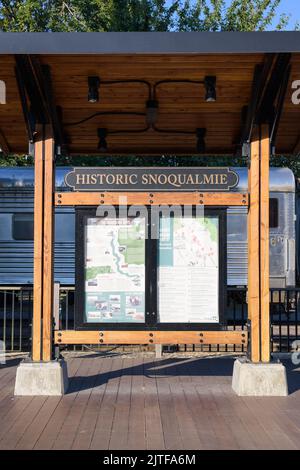 Snoqualmie, WA, USA - 24 agosto 2022; Mappa storica di Snoqualmie nel centro città con mappe della zona Foto Stock