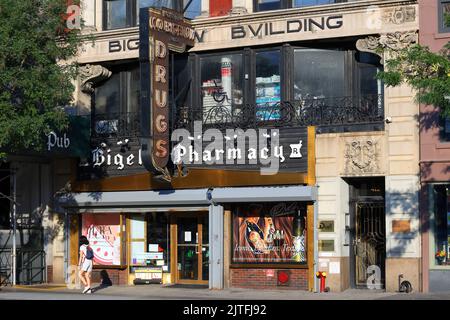 C.O. Bigalow, 412 Sixth Ave, New York, New York storefront foto di una farmacia nel quartiere di Greenwich Village a Manhattan. Foto Stock