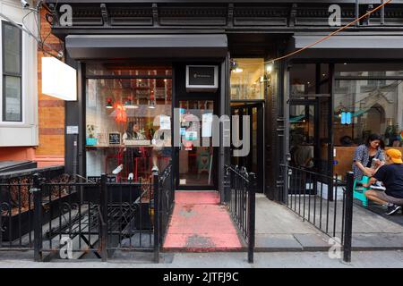 Jell & Chill, ho Foods, 110 e 7th St, New York. Negozio di una gelatina di ghiaccio bingfen, un ristorante taiwanese di zuppa di noodle di manzo nell'East Village di Manhattan Foto Stock