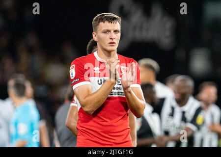 Watford, Regno Unito. 30th ago, 2022. Dael Fry #6 di Middlesbrough sembra sconsolato dopo la perdita di 2:1 in tempo extra a Watford, Regno Unito il 8/30/2022. (Foto di Richard Washbrooke/News Images/Sipa USA) Credit: Sipa USA/Alamy Live News Foto Stock