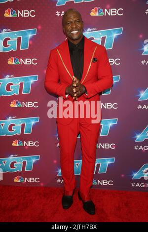 Pasadena, CA. 30th ago, 2022. Gli equipaggi Terry al AmericaÕs Got Talent Season 17 Live Show Red Carpet presso lo Sheraton Pasadena Hotel il 30 agosto 2022 a Pasadena, California. Credit: Faye Sadou/Media Punch/Alamy Live News Foto Stock