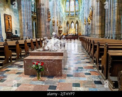 All'interno della Cattedrale di San Vito (Katedrála Sv. Víta), Praga, Repubblica Ceca Foto Stock