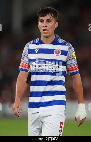 Sheffield, Inghilterra, 30th agosto 2022. Tom McIntyre di Reading durante la partita del campionato Sky Bet a Bramall Lane, Sheffield. L'immagine di credito dovrebbe essere: Simon Bellis / Sportimage Foto Stock