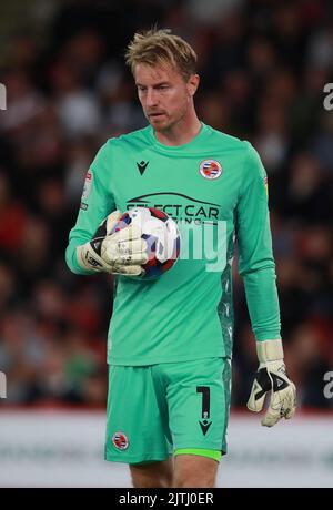 Sheffield, Inghilterra, 30th agosto 2022. Joe Lumley di Reading durante la partita del campionato Sky Bet a Bramall Lane, Sheffield. L'immagine di credito dovrebbe essere: Simon Bellis / Sportimage Foto Stock