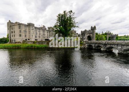 Ashford Castle, Contea di Galway, Repubblica d'Irlanda Foto Stock