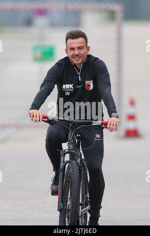 Augusta, Germania. 31st ago, 2022. Allenatore Enrico Maassen (FC Augsburg), allenatore FC Augsburg, Football, 1. Bundesliga, 31.08.2022 crediti: Christian Kolbert/Bildagentur kolbert-press/dpa/Alamy Live News Foto Stock