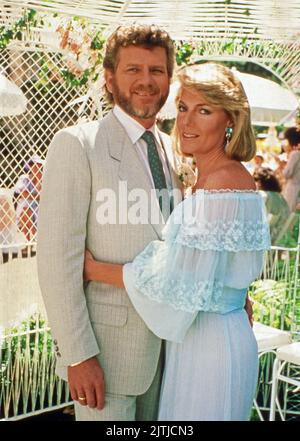 Falcon Crest, Fernsehserie, STATI UNITI D'AMERICA 1981 - 1990, Darsteller: Robert Foxworth, Susan Sullivan Foto Stock