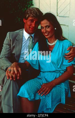 Falcon Crest, Fernsehserie, STATI UNITI D'AMERICA 1981 - 1990, Darsteller: Simon MacCorkindale, Ana Alicia Foto Stock