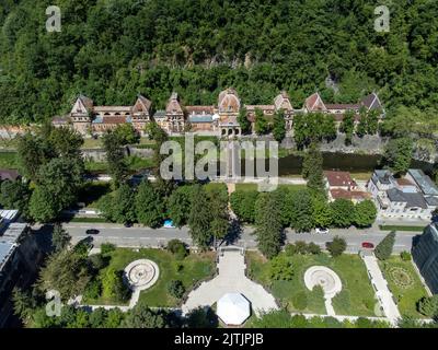 Terme imperiali di Nettuno da Baile Herculane, Romania - edifici storici dell'epoca imperiale austro-ungarica Foto Stock