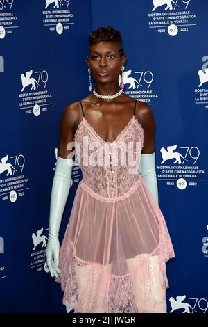 Venezia, Italia. 31st ago, 2022. 79th Venice Film Festival 2022, giorno 1   Photocall del film White Nose pictured: Jodie Turner-Smith Credit: Independent Photo Agency/Alamy Live News Foto Stock