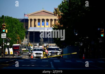 Philadelphia, Stati Uniti. 31st ago, 2022. La strada si è chiusa durante il set mentre il festival Made in America torna al Benjamin Franklin Parkway per il fine settimana del Labor Day, a Philadelphia, PA, USA, il 31 agosto 2022. Credit: OOGImages/Alamy Live News Foto Stock