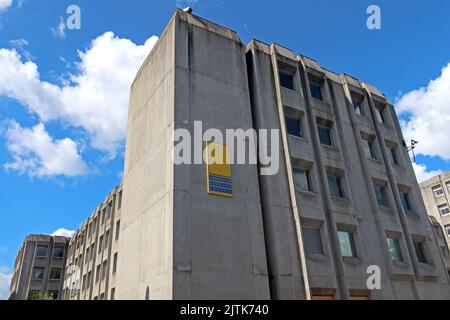 New Town House, costruita in cemento nel 1976 a Warrington, per ospitare la Warrington & Runcorn Development Corporation, Foto Stock