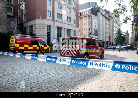 L'immagine mostra l'hotel Ibis nel centro di Bruxelles, mercoledì 31 agosto 2022. Un'evacuazione dell'hotel ha avuto luogo prima. Non è ancora chiaro cosa stia accadendo esattamente. BELGA FOTO HATIM KAGHAT Foto Stock