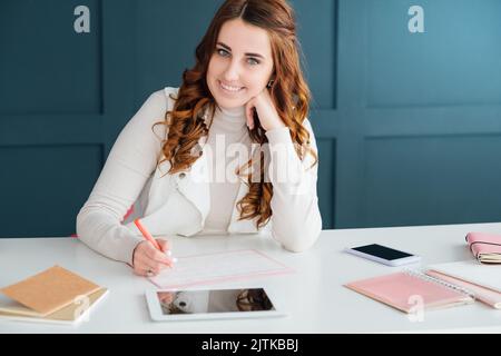 soddisfazione del lavoro freelance flessibilità esperto smm Foto Stock