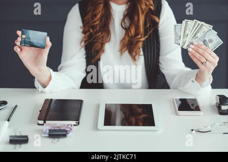 successo smm donna denaro business profitto Foto Stock