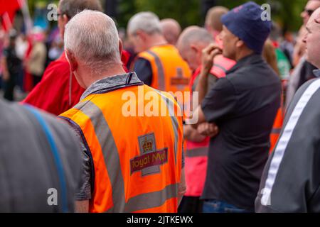 Belfast, Regno Unito. 31st ago, 2022. 31st agosto 2022: I lavoratori di Royal Mail, Post Office, BT e Openreach sono impegnati in un'azione di sciopero. Ciò è per assicurare l'aumento di paga a fuori ha fissato l'alto costo degli aumenti di vita visti nell'ultimo anno. Il Rally si è tenuto nel Municipio di Belfast alle 1pm. Credit: Bonzo/Alamy Live News Foto Stock