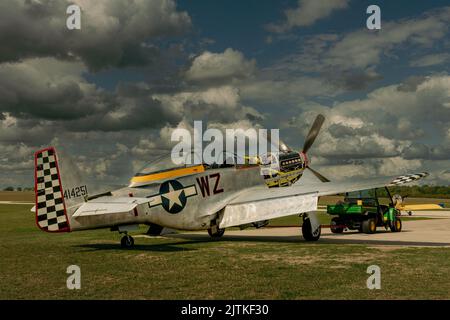 Velivolo vintage pronto per la manutenzione Foto Stock