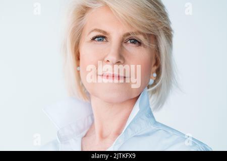 senior femmina elegante stile personale premuroso Foto Stock