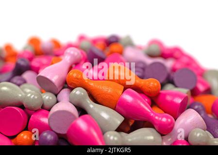 Un sacco di pezzi colorati per giochi da tavolo Foto Stock