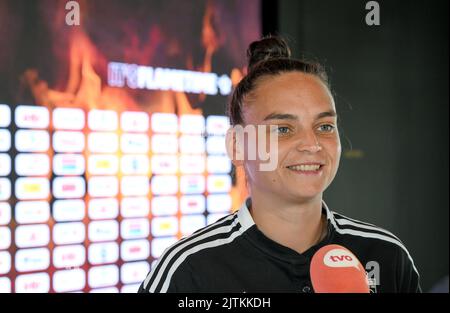 Nicky Evrard, portiere del Belgio, è stato intervistato durante una conferenza stampa della nazionale belga di calcio femminile The Red Flames, a Tubize, mercoledì 31 agosto 2022. Venerdì la squadra norvegese giocherà nelle qualifiche per i Campionati del mondo. FOTO DI BELGA DAVID CATRY Foto Stock