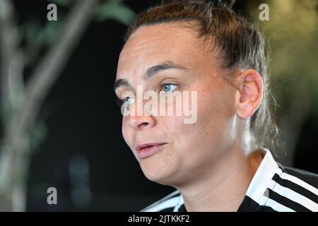 Nicky Evrard, portiere del Belgio, è stato intervistato durante una conferenza stampa della nazionale belga di calcio femminile The Red Flames, a Tubize, mercoledì 31 agosto 2022. Venerdì la squadra norvegese giocherà nelle qualifiche per i Campionati del mondo. FOTO DI BELGA DAVID CATRY Foto Stock