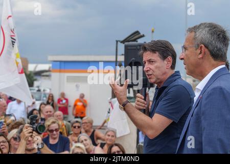 31 Agosto 2022 San Benedetto del Tronto (AP) - Banchina di riva nord malfizia, Italia. l'intervento di Conte | Credit: Andrea Vagnoni Foto Stock