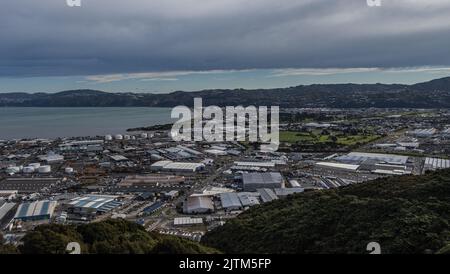 Vista su Petone, Wellington, dalla collina di Wainuiomata Foto Stock