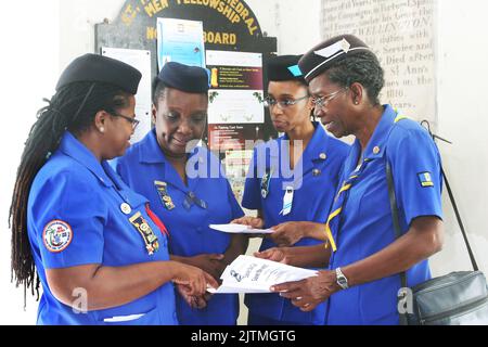 Servizio della Chiesa di Girl Guides alle Barbados Foto Stock