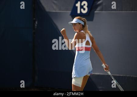 New York City, USA, 31 agosto 2022. Il belga Maryna Zanevska festeggia dopo aver segnato durante la partita tra il belga Zanevska e il russo Kudermetova, nel secondo round del torneo femminile di single, al torneo di tennis US Open Grand Slam, a Flushing Meadow, a New York City, USA, mercoledì 31 agosto 2022. FOTO DI BELGA TONY BEHAR Foto Stock