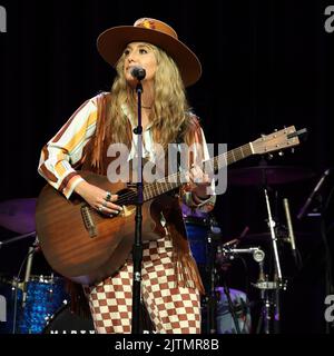 Lainey Wilson al Marty Stuart Late Night Jam tenutosi presso il Ryman Auditorium il 8 giugno 2022 a Nashville, Tennessee. © Curtis Hilbun / AFF-USA.com Foto Stock