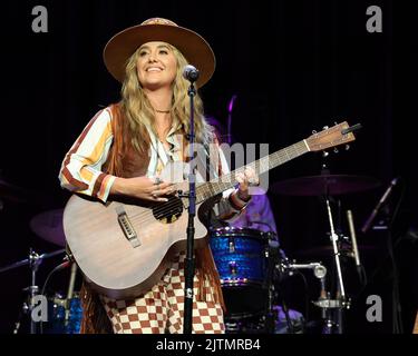 Lainey Wilson al Marty Stuart Late Night Jam tenutosi presso il Ryman Auditorium il 8 giugno 2022 a Nashville, Tennessee. © Curtis Hilbun / AFF-USA.com Foto Stock