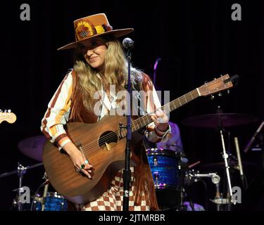 Lainey Wilson al Marty Stuart Late Night Jam tenutosi presso il Ryman Auditorium il 8 giugno 2022 a Nashville, Tennessee. © Curtis Hilbun / AFF-USA.com Foto Stock