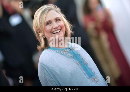 Venezia, Italia. 31st ago, 2022. VENEZIA, ITALIA - 31 AGOSTO: Hillary Clinton partecipa alla cerimonia di apertura del 79th° Festival Internazionale del Film di Venezia a Palazzo del Cinema il 31 agosto 2022 a Venezia. Credit: dpa/Alamy Live News Foto Stock