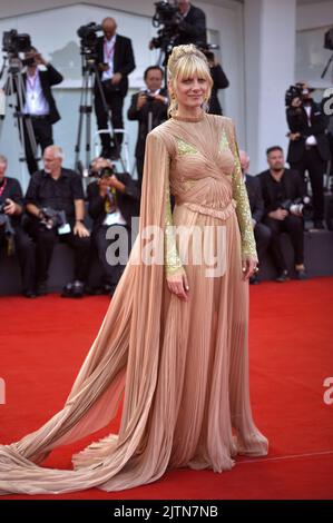 Venezia, Italia. 31st ago, 2022. Melanie Laurent partecipa alla cerimonia di apertura del 79th° Festival Internazionale del Cinema di Venezia a Palazzo del Cinema di Venezia, mercoledì 31 agosto 2022. Foto di Rocco Spaziani/UPI Credit: UPI/Alamy Live News Foto Stock