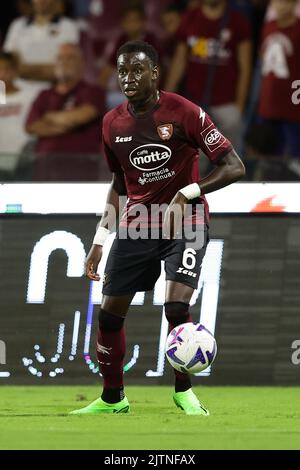 Foto Alessandro Garofalo/LaPresse 28 agosto 2022 Salerno, Italia sport calcio Salernitana vs Sampdoria - campione di calcio Serie A Tim 2022/2023 - Stadio Arechi. Nella foto: Junior Sambia (US Salernitana 1919); 28 agosto 2022 Salerno, Italia sport soccer Salernitana vs Sammoria - Campionato Italiano di Calcio League A 2022/2023 - Stadio Arechi. Nella foto: Junior Sambia (US Salernitana 1919); Foto Stock