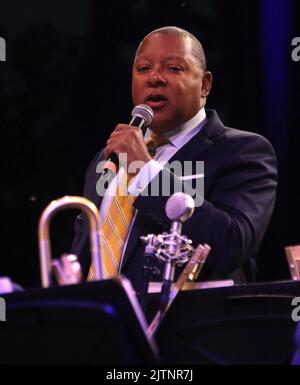 31 agosto 2022, New York City, New York, USA: Il musicista WYNTON MARSALIS suona con il Jazz al Lincoln Center Orchestra di Central Park. (Credit Image: © Nancy Kaszerman/ZUMA Press Wire) Foto Stock