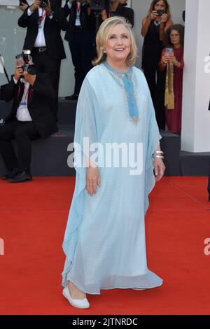 Venezia, Italia. 01st Set, 2022. Hillary Clinton partecipa alla cerimonia del "rumore bianco" e alla cerimonia di apertura del tappeto rosso al Festival Internazionale del Cinema di Venezia del 79th, il 31 agosto 2022, a Venezia. Foto: Paolo Cotello/imageSPACE/Sipa USA Credit: Sipa USA/Alamy Live News Foto Stock