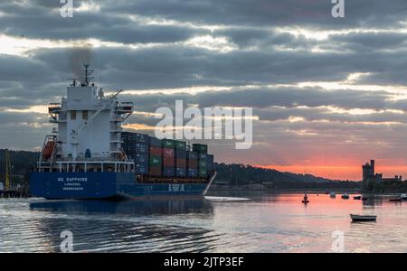 Blackrock, Cork, Irlanda. 01st Settembre 2022. La nave portacontainer BG Sapphire scava lungo il fiume verso il castello di Blackrock mentre parte per Rotterdam dai Tivoli Docks di Cork, Irlanda. - Credit; David Creedon / Alamy Live News Foto Stock