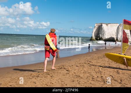 Bagnino RNLI pattugliando la costa sulla baia di Botany Foto Stock