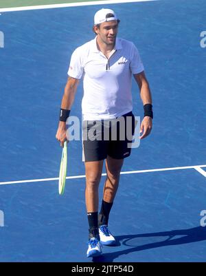 Matteo Berrettini (ITA) gioca il suo secondo turno al The US Open Against Hugo Grenier di New York City, NY, USA il 31 agosto 2022. Foto di Charles Guerin/ABACAPRESS.COM Foto Stock