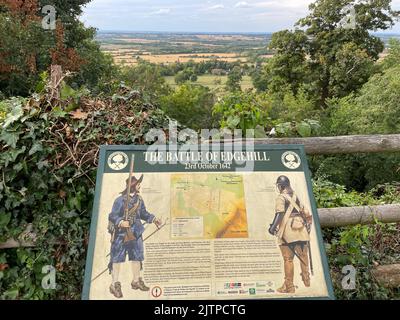 BATTAGLIA DI EDGEHILL, Warwickshire, Inghilterra, domenica 23 ottobre 1642. Bacheca con vista sul sito. Foto: Tony Gale Foto Stock