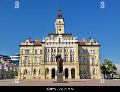 Municipio, Piazza della libertà, Novi Sad, Serbia. Un monumentale edificio neo rinascimentale situato nel centro della città Foto Stock