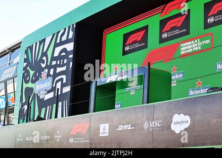 Zandvoort, Paesi Bassi. 1st settembre 2022. Circuito atmosfera - il podio. Gran Premio dei Paesi Bassi, giovedì 1st settembre 2022. Zandvoort, Paesi Bassi. Credit: James Moy/Alamy Live News Foto Stock