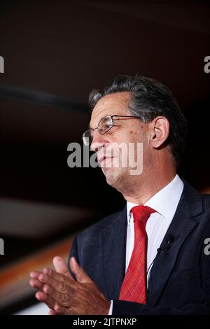 Julian le Grand Speaking al King's Fund Breakfast discussioni 28/07/10 Foto Stock