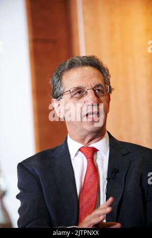 Julian le Grand Speaking al King's Fund Breakfast discussioni 28/07/10 Foto Stock