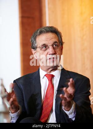 Julian le Grand Speaking al King's Fund Breakfast discussioni 28/07/10 Foto Stock