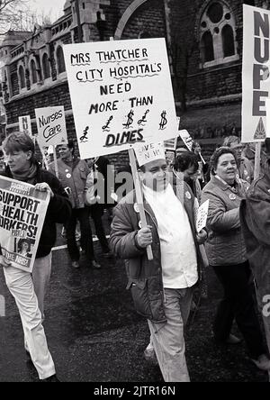 Protesta contro i tagli al Retford Hospital, Nottingham UK 1988 Foto Stock