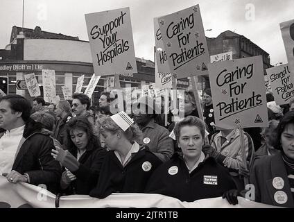 Protesta contro i tagli al Retford Hospital, Nottingham UK 1988 Foto Stock